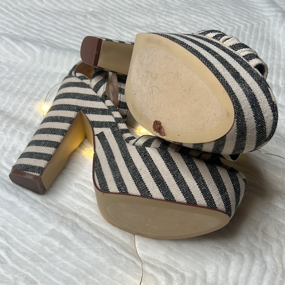 JustFab Lawren Wide Width Striped Platform Sandal - Size 10 - Picture 14 of 14